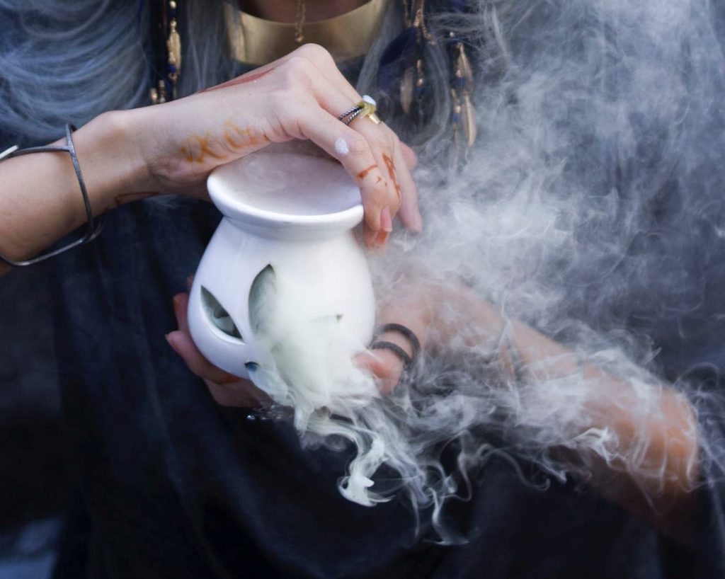 energetische Raumreinigung Reiki Villach Räuchern, entfernung negativer Störfelder